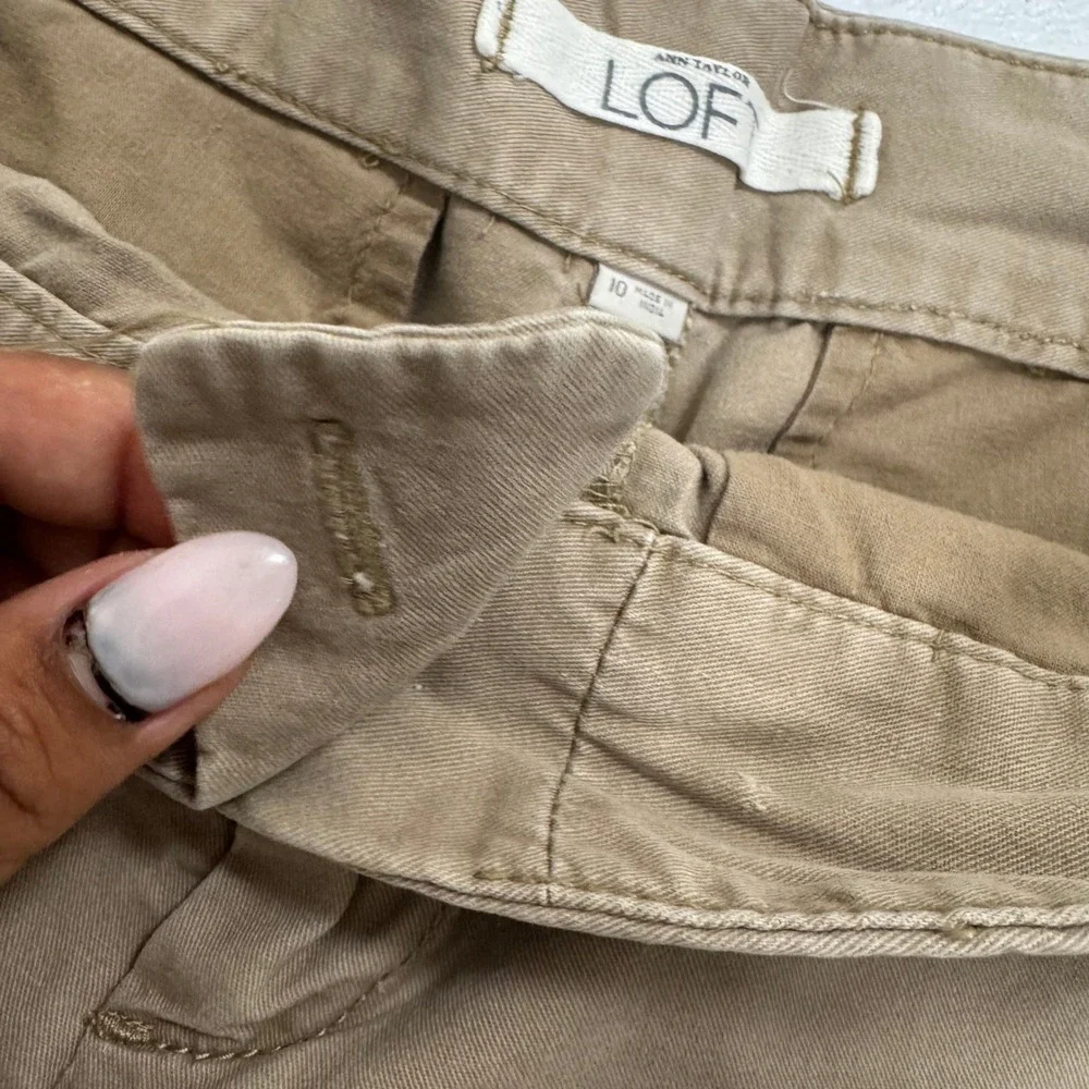 Ann Taylor LOFT Womens Khaki Tan Chino Shorts Size 10 Mid Rise Cotton Blend‎